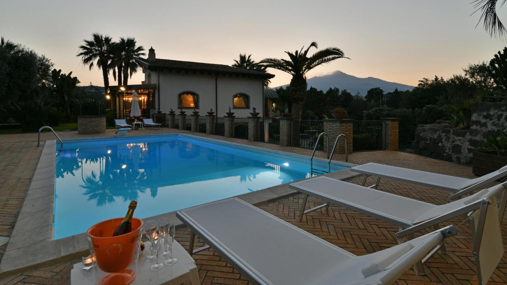 Villa Biddizza Ачиреале Екстер'єр фото