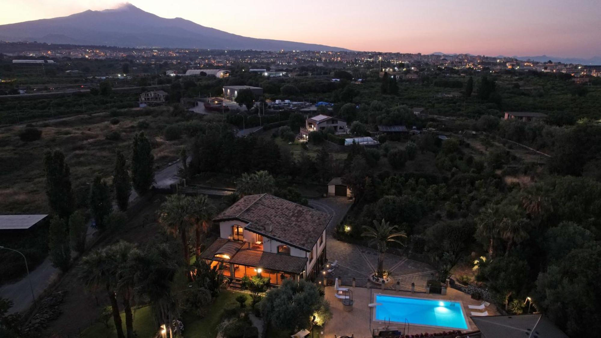 Villa Biddizza Ачиреале Екстер'єр фото